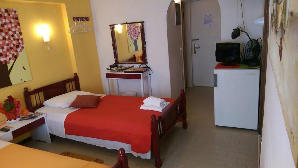 Sol E Mar Sea Side View Guesthouse Перама Екстериор снимка