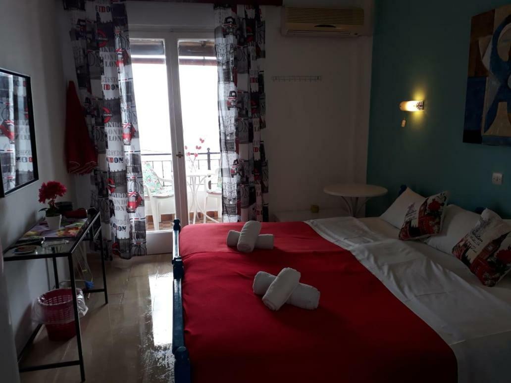 Sol E Mar Sea Side View Guesthouse Перама Екстериор снимка